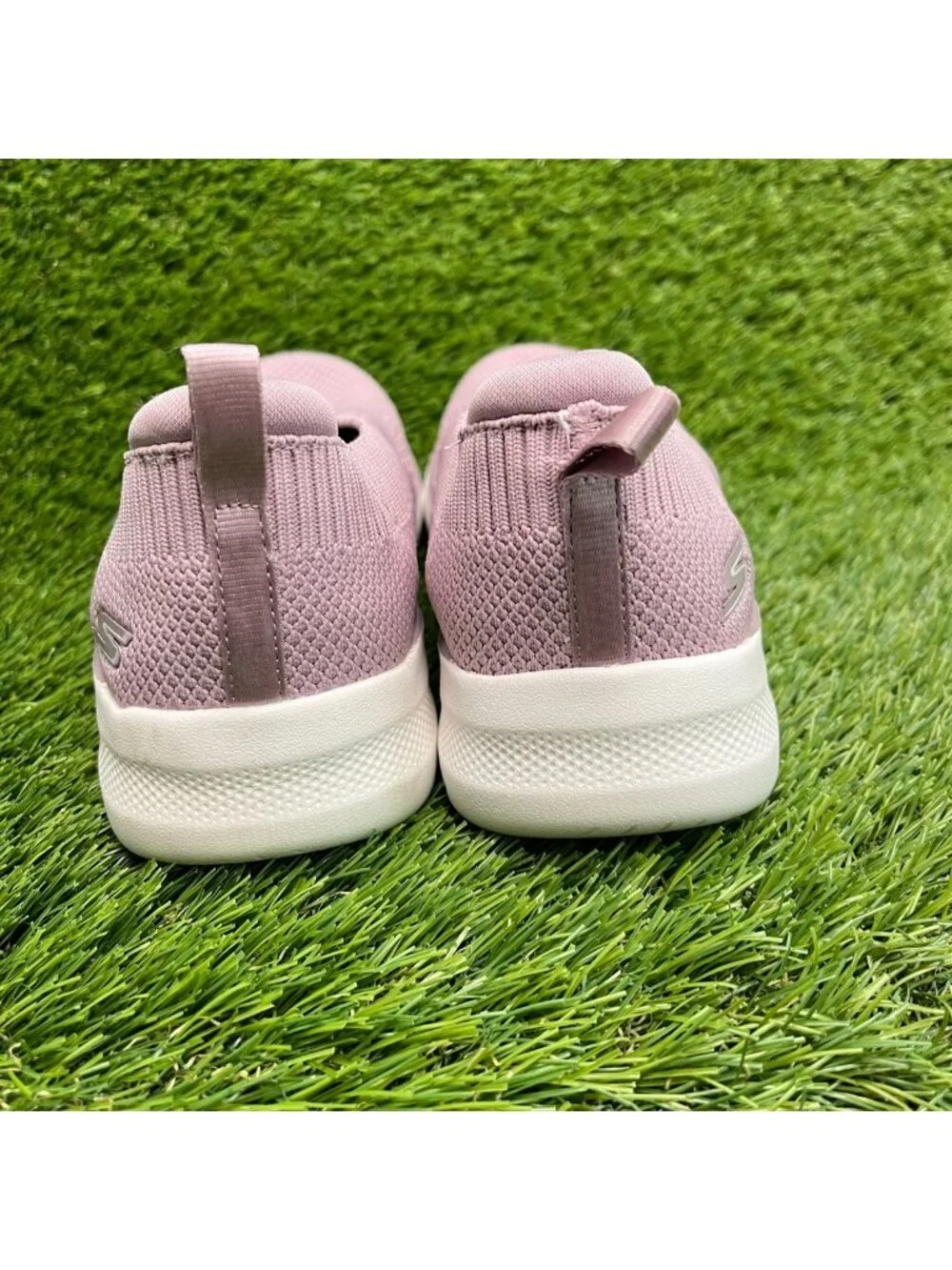Skechers Go Walk 6-Stunning View Womens Size 7D Mauve Running Shoes Sneakers